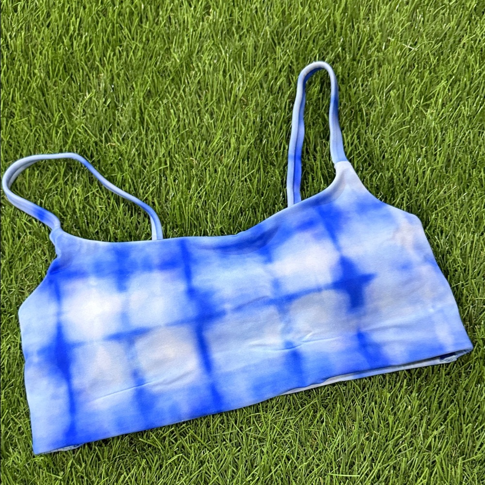 Athleta Women’s Swim top with built in Pads